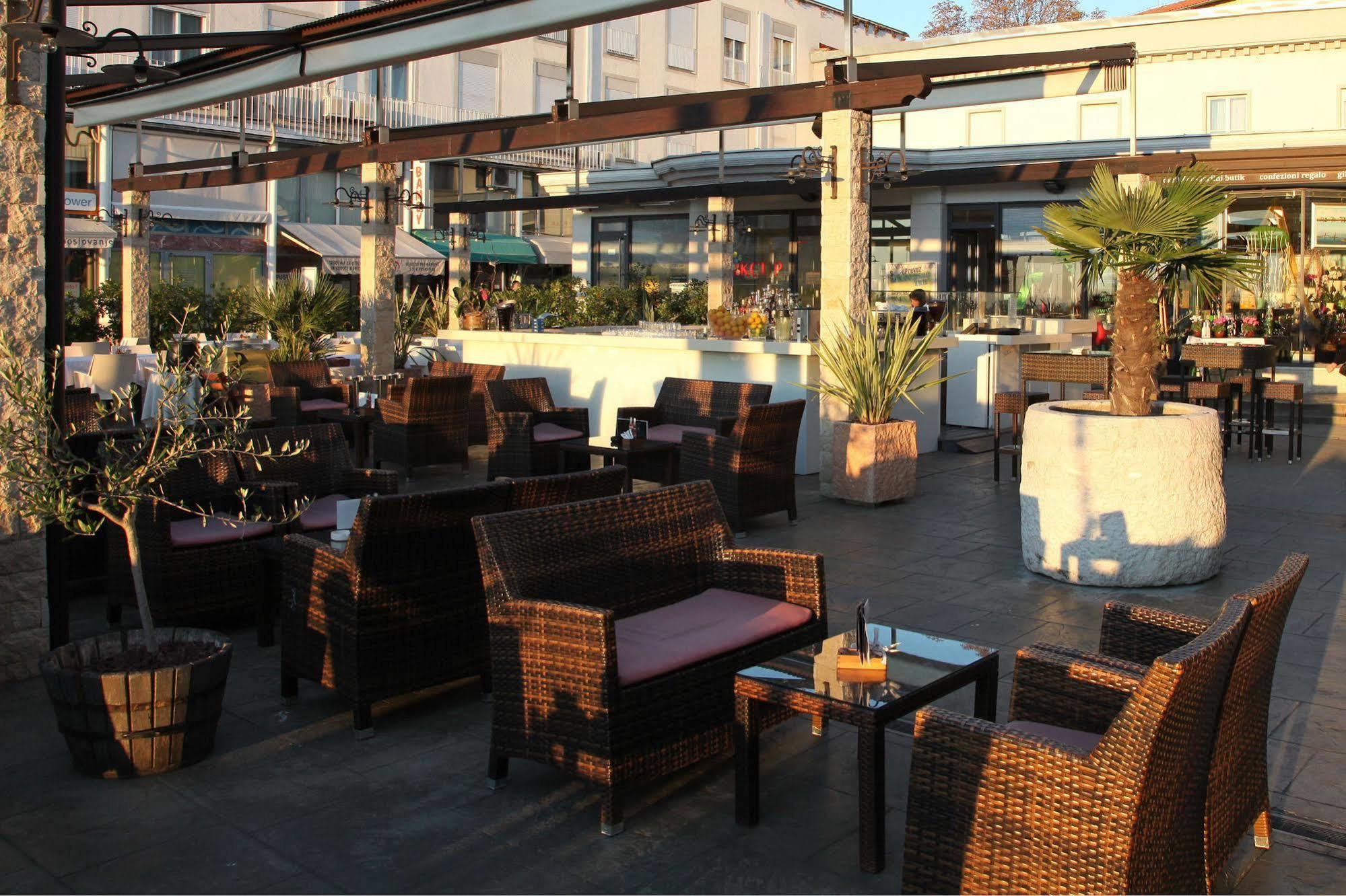 Hotel Grand Koper Eksteriør bilde