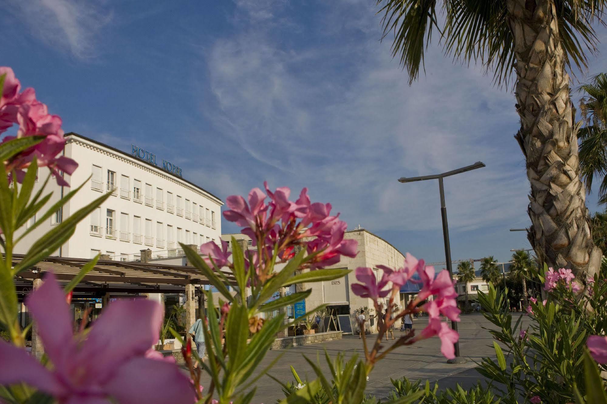 Hotel Grand Koper Eksteriør bilde